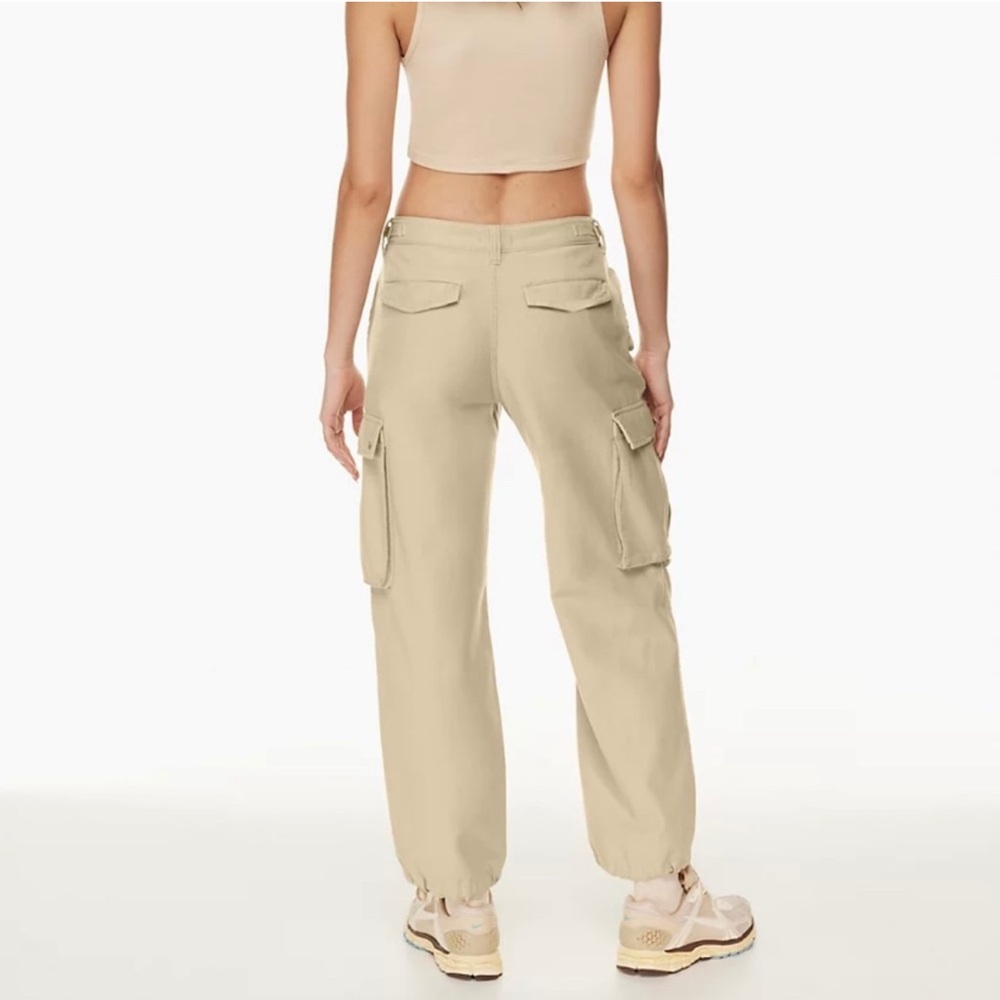 Aritzia TNA Surplus Division Supply Cargo Pants in beige, size 4 - Picture 4 of 15